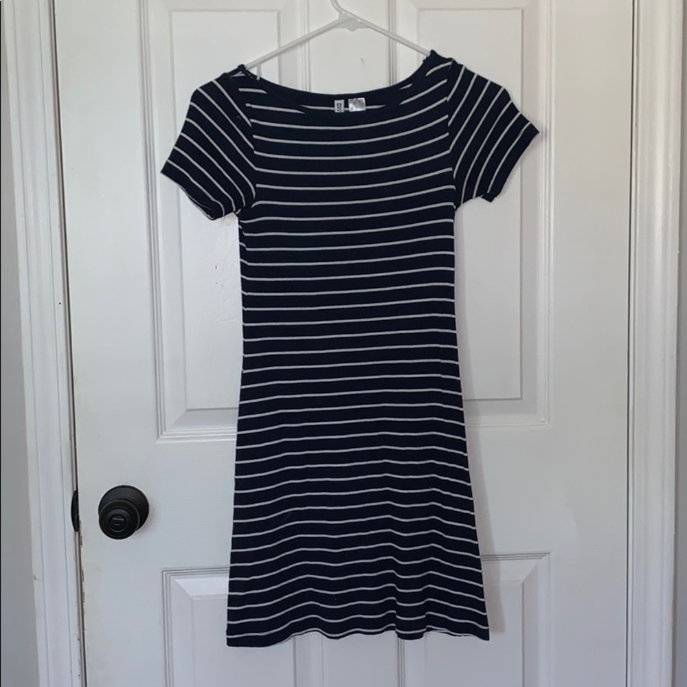 fitted & stretchy striped dress